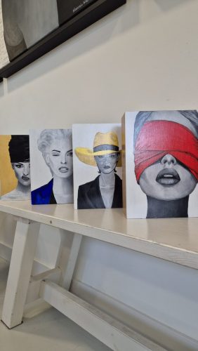 Theedoos (23.5x19x7) of bewaardoos. (binnenwerk kan eruit)